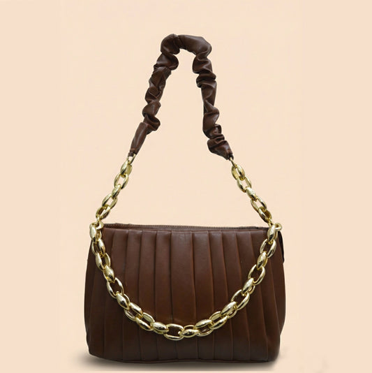 Bag Wears Exclusive: Pleated Chain Bag