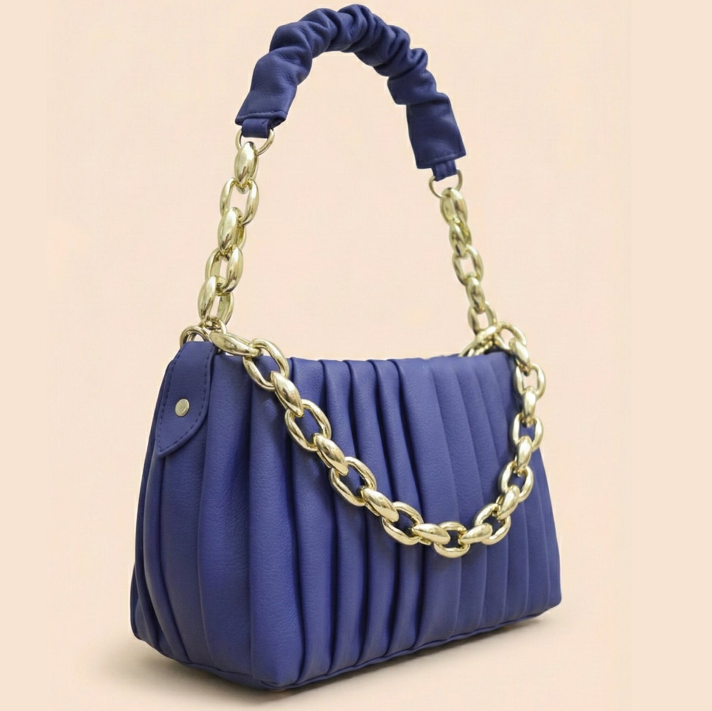 Bag Wears Exclusive: Pleated Chain Bag