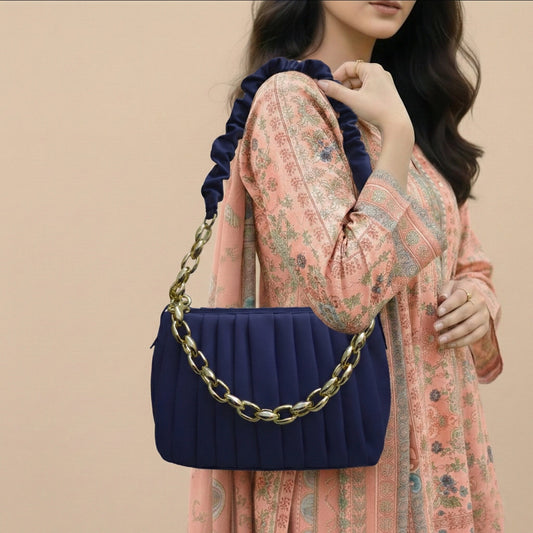 Bag Wears Exclusive: Pleated Chain Bag
